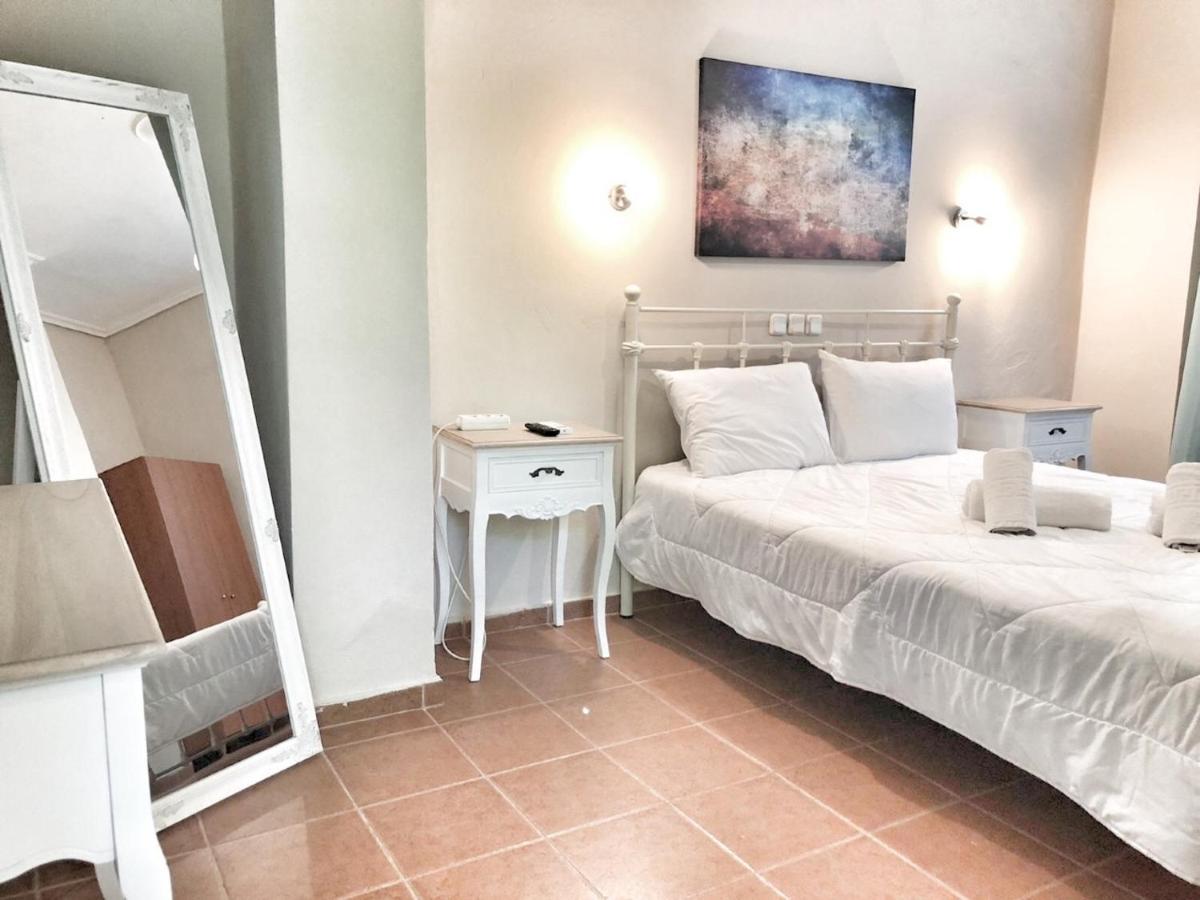 Hotel Kastri Garden Apartment Лутра Едипсу Екстериор снимка