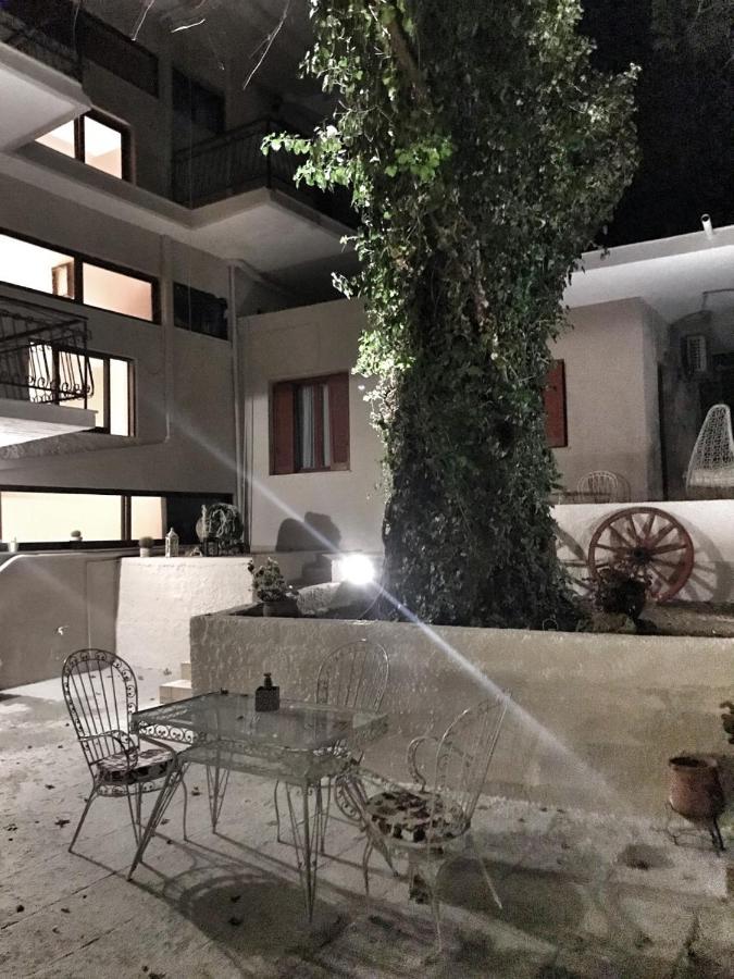 Hotel Kastri Garden Apartment Лутра Едипсу Екстериор снимка